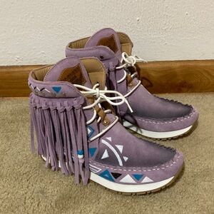 El Vaquero Suede Limited Edition Hand Painted Sneakers Moccasins EU37 US7.
NWB